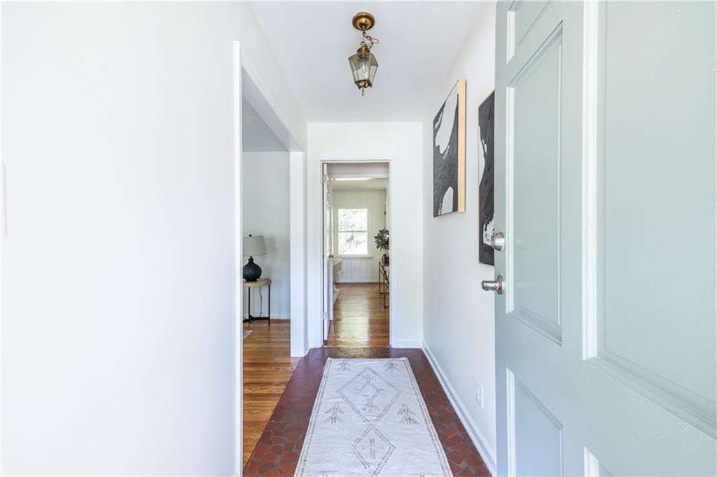 3 bedroom, 2 bathroom, 2,488 sq ft single family residence for sale at 1590 Knob Hill Drive, Atlanta, GA 30329 — photo 3