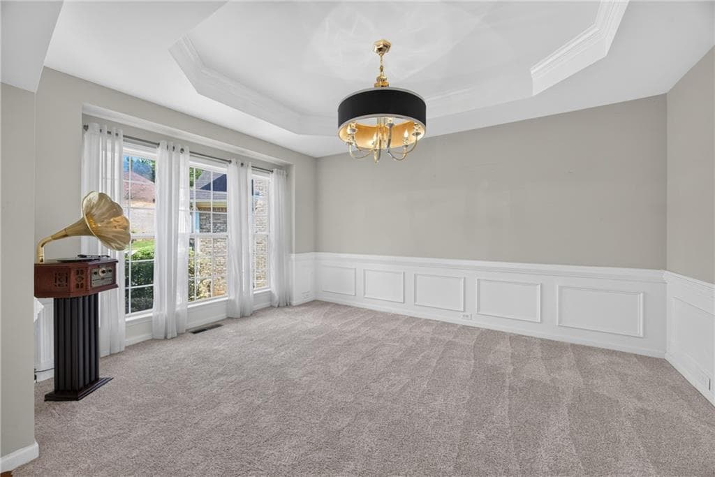 6 bedroom, 5 bathroom, 4,290 sq ft single family residence under contract at 719 Trumpeter Court, Fairburn, GA 30213 — photo 5