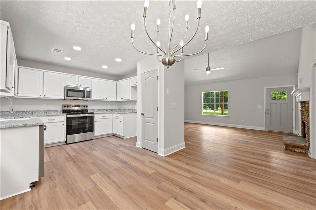 4 bedroom, 2 bathroom, 1,646 sq ft single family residence for sale at 247 Pebble Creek Drive, Mcdonough, GA 30253 — photo 10