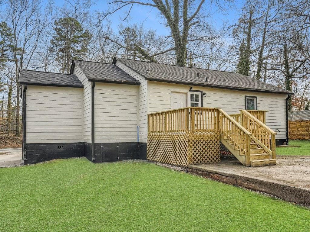 3 bedroom, 2 bathroom, 1,140 sq ft single family residence for sale at 1385 Campbellton Road, Atlanta, GA 30310 — photo 2