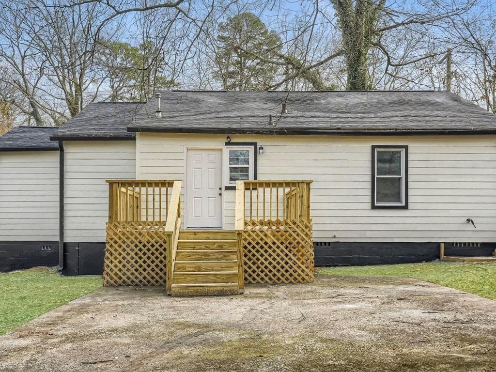 3 bedroom, 2 bathroom, 1,140 sq ft single family residence for sale at 1385 Campbellton Road, Atlanta, GA 30310 — photo 3