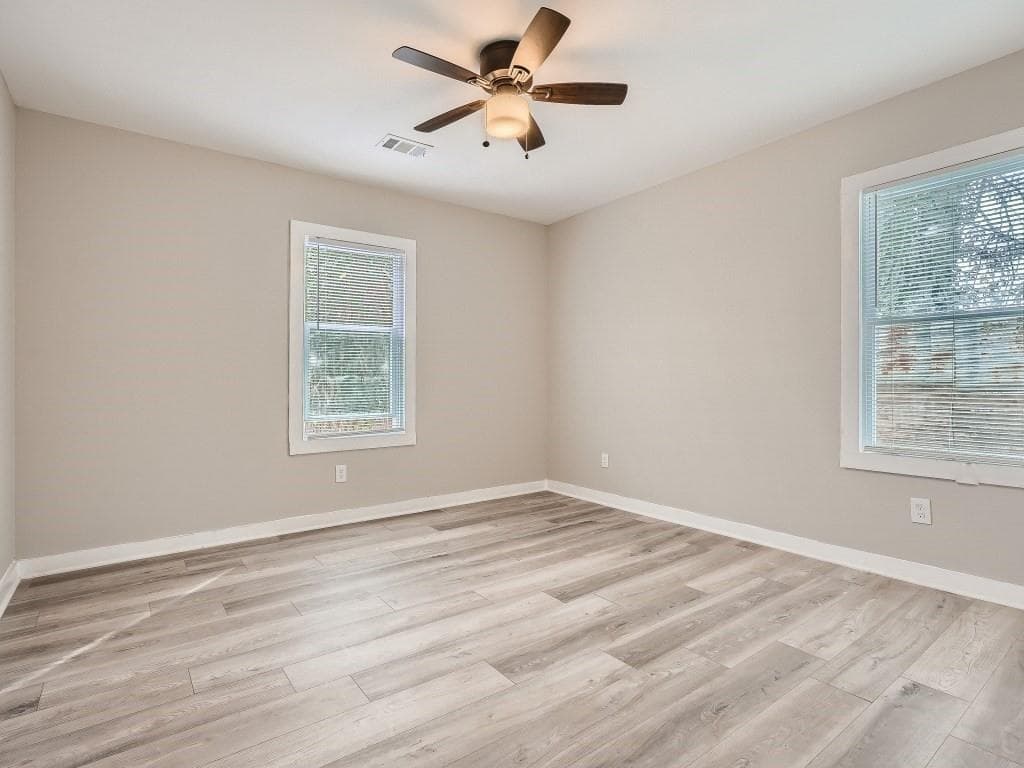 3 bedroom, 2 bathroom, 1,140 sq ft single family residence for sale at 1385 Campbellton Road, Atlanta, GA 30310 — photo 7
