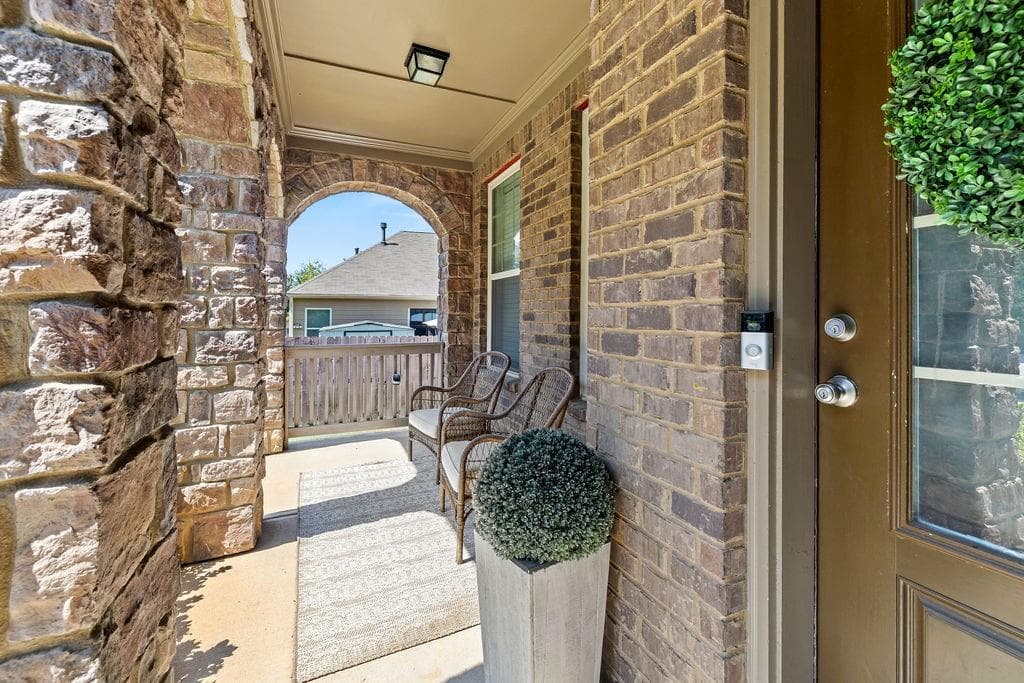 5 bedroom, 4 bathroom, 4,217 sq ft single family residence for sale at 731 Red Wolf Run, South Fulton, GA 30349 — photo 3