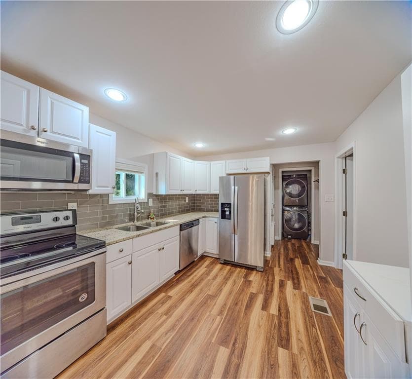 3 bedroom, 2 bathroom, 1,074 sq ft single family residence for sale at 1015 Palmetto Avenue, Atlanta, GA 30314 — photo 6