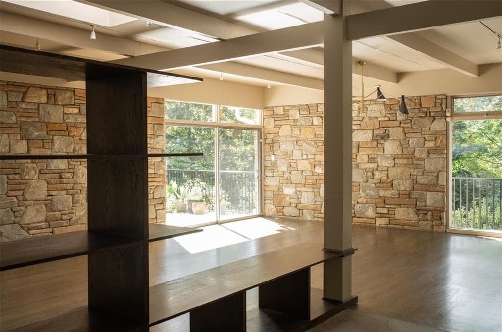 5 bedroom, 5 bathroom, 2,577 sq ft single family residence for rent at 627 Old Ivy Road, Atlanta, GA 30342 for $9,000 a month — photo 5