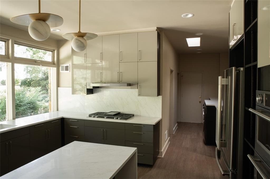 5 bedroom, 5 bathroom, 2,577 sq ft single family residence for rent at 627 Old Ivy Road, Atlanta, GA 30342 for $9,000 a month — photo 10
