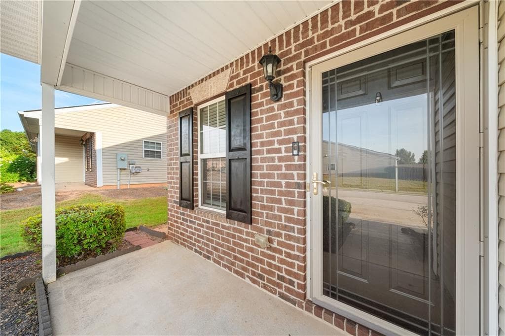 2 bedroom, 2 bathroom, 1,209 sq ft single family residence for sale at 1514 Louise Anderson Drive, Griffin, GA 30224 — photo 3