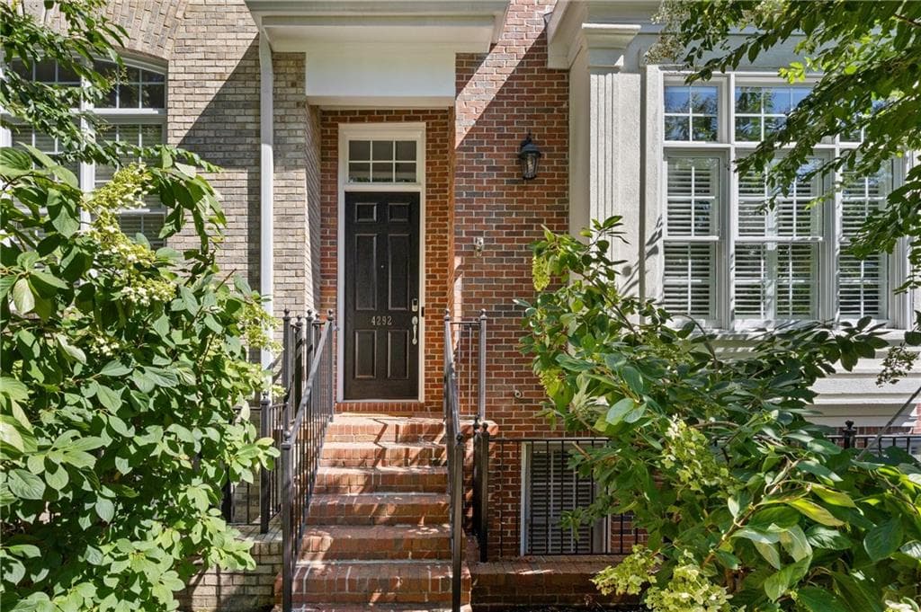 3 bedroom, 4 bathroom, 3,091 sq ft townhouse for sale at 4292 Kingston Gate Cove, Atlanta, GA 30341 — photo 4