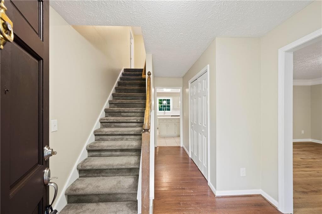 4 bedroom, 4 bathroom, 3,030 sq ft single family residence under contract at 800 Winnbrook Drive, Dacula, GA 30019 — photo 6
