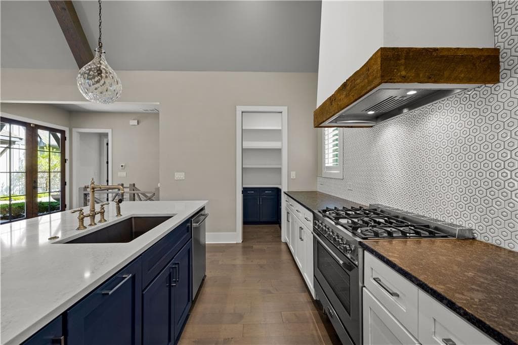 4 bedroom, 3 bathroom, 3,856 sq ft single family residence for sale at 195 Arbor Garden Circle, Newnan, GA 30265 — photo 8