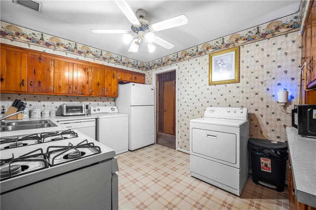 3 bedroom, 2 bathroom, 1,312 sq ft single family residence for sale at 755 Braemar Avenue, Atlanta, GA 30311 — photo 6