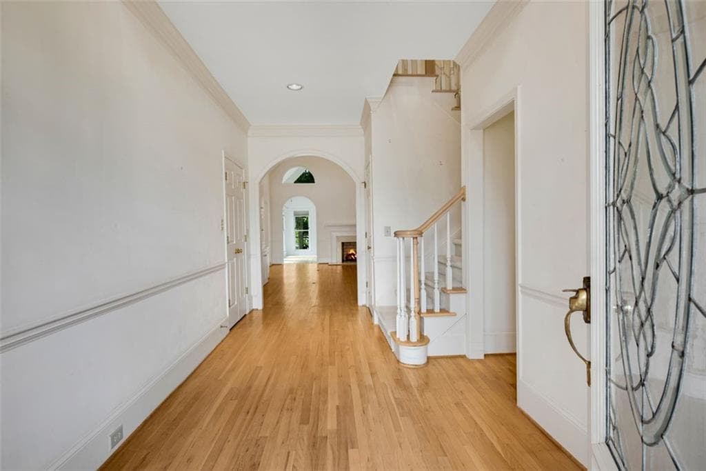 4 bedroom, 5 bathroom, 5,423 sq ft single family residence for sale at 2285 Littlebrooke Trace, Dunwoody, GA 30338 — photo 3