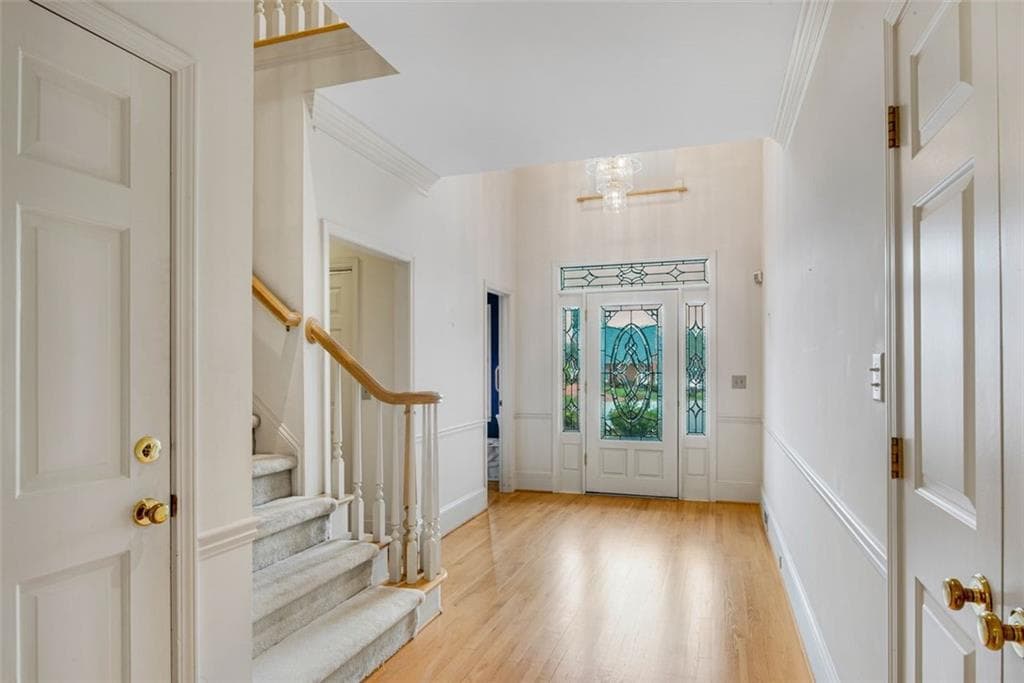 4 bedroom, 5 bathroom, 5,423 sq ft single family residence for sale at 2285 Littlebrooke Trace, Dunwoody, GA 30338 — photo 4
