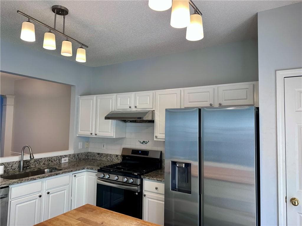 3 bedroom, 3 bathroom, 1,616 sq ft townhouse for rent at 6004 Falling Water Court, Roswell, GA 30076 for $2,500 a month — photo 4