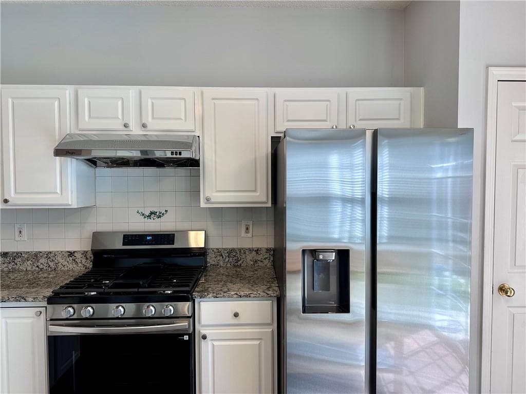 3 bedroom, 3 bathroom, 1,616 sq ft townhouse for rent at 6004 Falling Water Court, Roswell, GA 30076 for $2,500 a month — photo 5