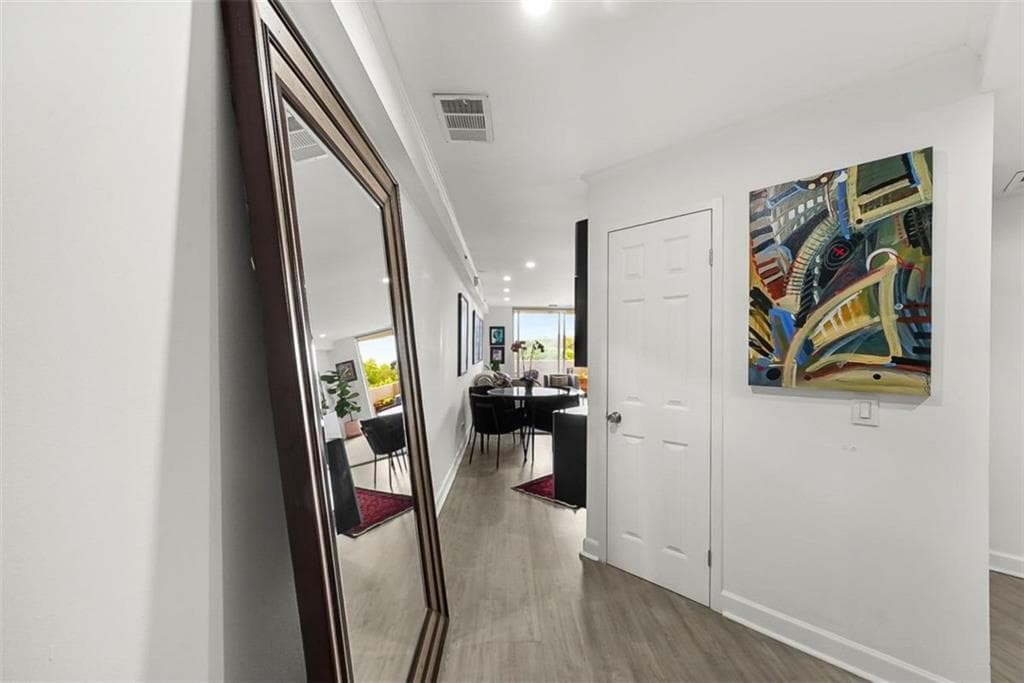 1 bedroom, 1 bathroom, 814 sq ft condominium for rent at 1501 Clairmont Road 1210, Decatur, GA 30033 for $2,150 a month — photo 1 of 24