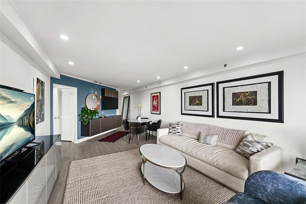 1 bedroom, 1 bathroom, 814 sq ft condominium for rent at 1501 Clairmont Road 1210, Decatur, GA 30033 for $2,150 a month — photo 3