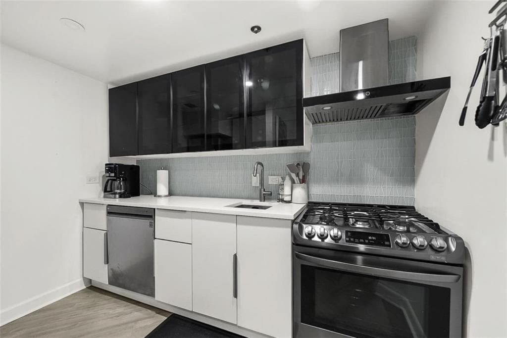1 bedroom, 1 bathroom, 814 sq ft condominium for rent at 1501 Clairmont Road 1210, Decatur, GA 30033 for $2,150 a month — photo 7