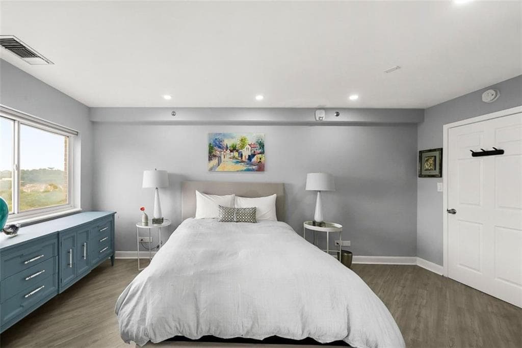 1 bedroom, 1 bathroom, 814 sq ft condominium for rent at 1501 Clairmont Road 1210, Decatur, GA 30033 for $2,150 a month — photo 9