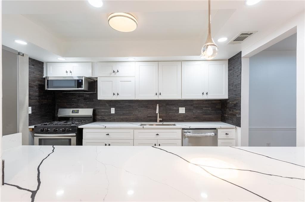 3 bedroom, 2 bathroom, 1,469 sq ft condominium for sale at 6851 Roswell Road I11, Atlanta, GA 30328 — photo 5
