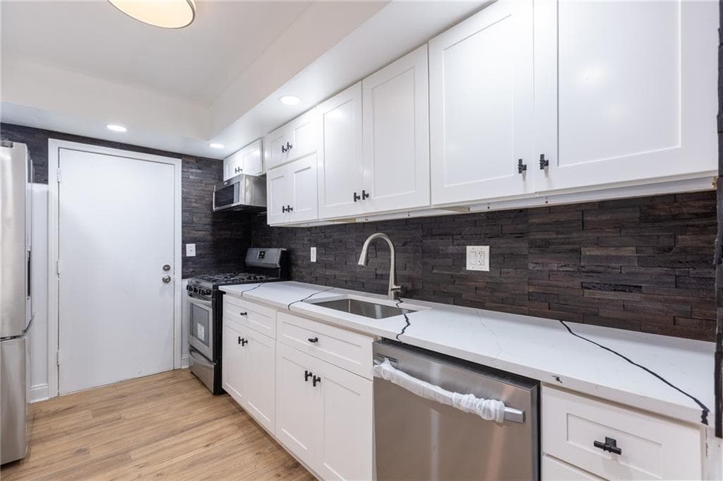 3 bedroom, 2 bathroom, 1,469 sq ft condominium for sale at 6851 Roswell Road I11, Atlanta, GA 30328 — photo 7