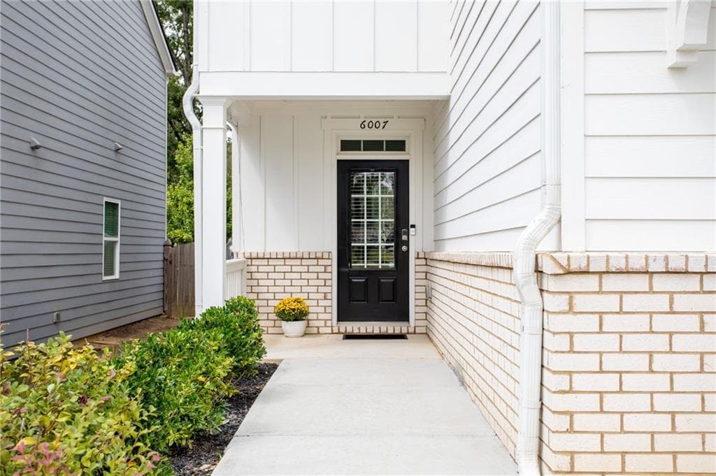 4 bedroom, 3 bathroom, 2,136 sq ft single family residence for sale at 6007 Hoot Owl Lane, Flowery Branch, GA 30542 — photo 3