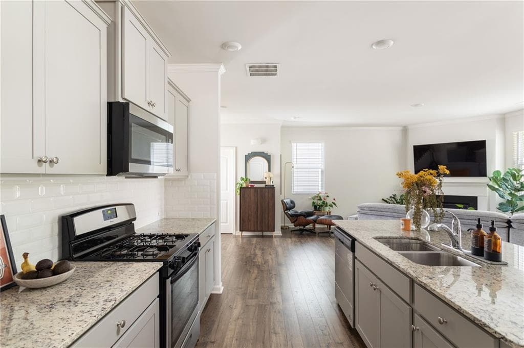 4 bedroom, 3 bathroom, 2,136 sq ft single family residence for sale at 6007 Hoot Owl Lane, Flowery Branch, GA 30542 — photo 10