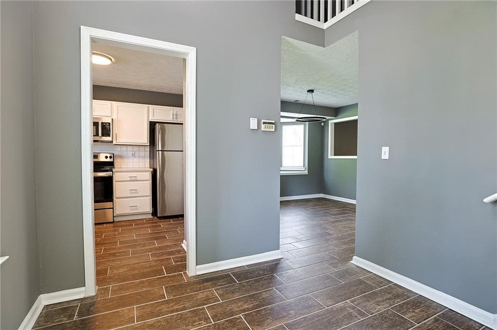 3 bedroom, 2 bathroom, 1,457 sq ft townhouse under contract at 5964 Sherwood Trce, Lithonia, GA 30038 — photo 7