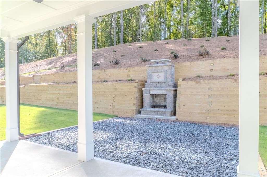 4 bedroom, 3 bathroom, 2,660 sq ft single family residence under contract at 1280 BIRCH Way, Loganville, GA 30052 — photo 6