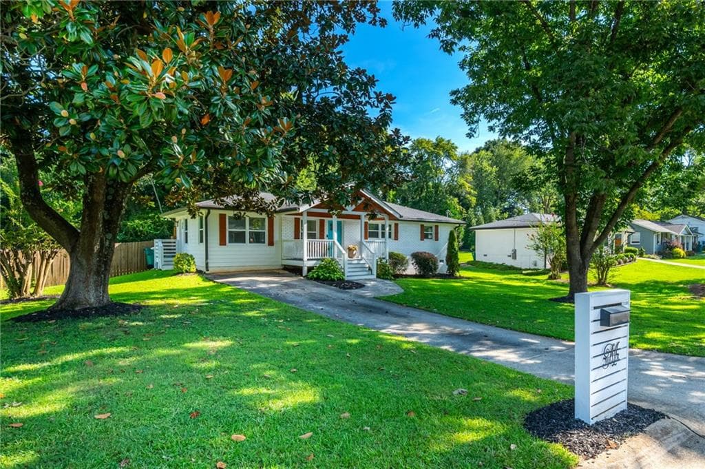3 bedroom, 2 bathroom, 1,591 sq ft single family residence for sale at 1845 Lochlomand Lane, Smyrna, GA 30080 — photo 3