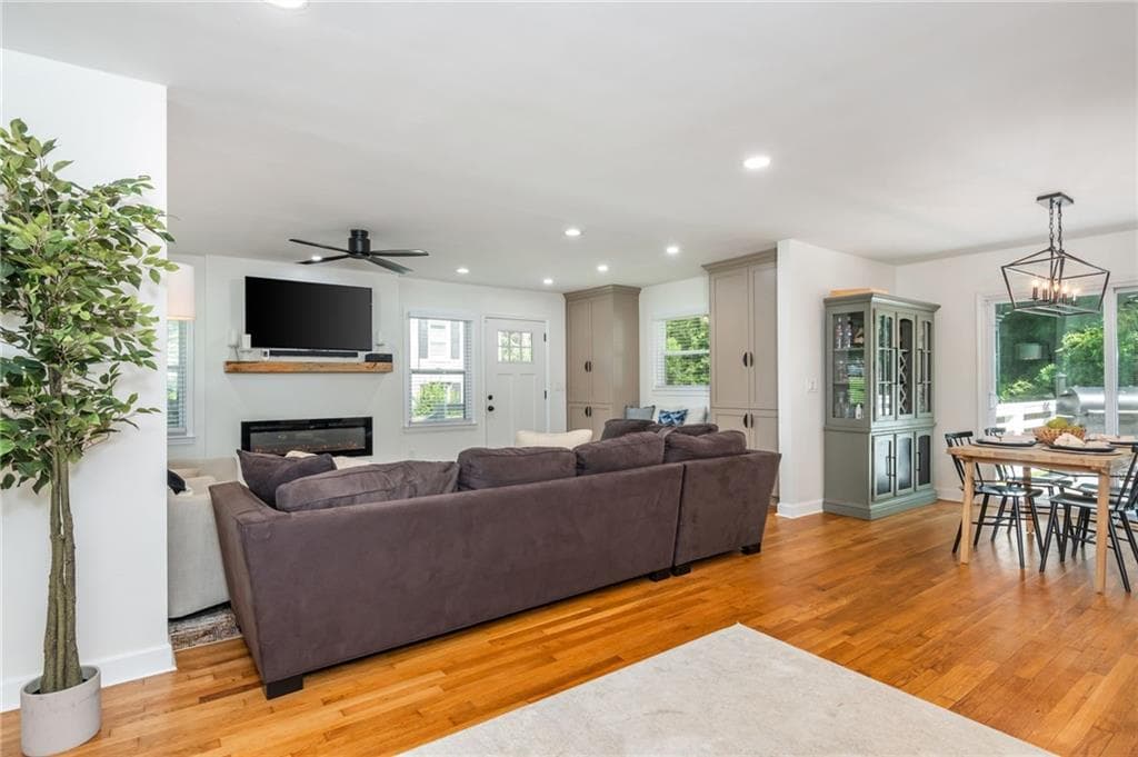 3 bedroom, 2 bathroom, 1,591 sq ft single family residence for sale at 1845 Lochlomand Lane, Smyrna, GA 30080 — photo 9