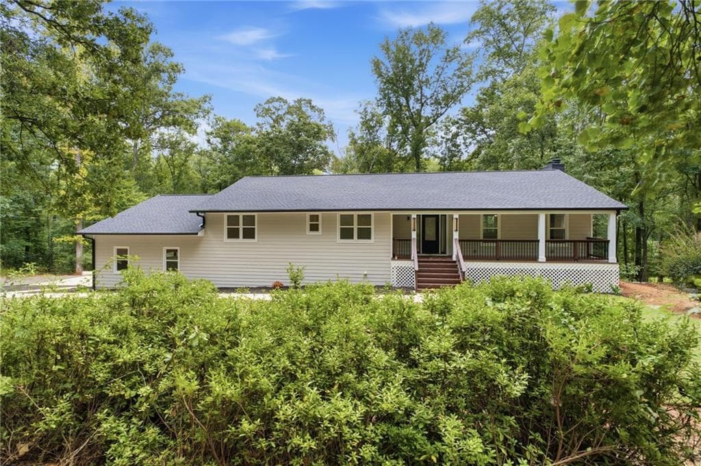 5 bedroom, 3 bathroom, 5,697 sq ft single family residence for sale at 766 Kibbee Road, Mcdonough, GA 30252 — photo 2