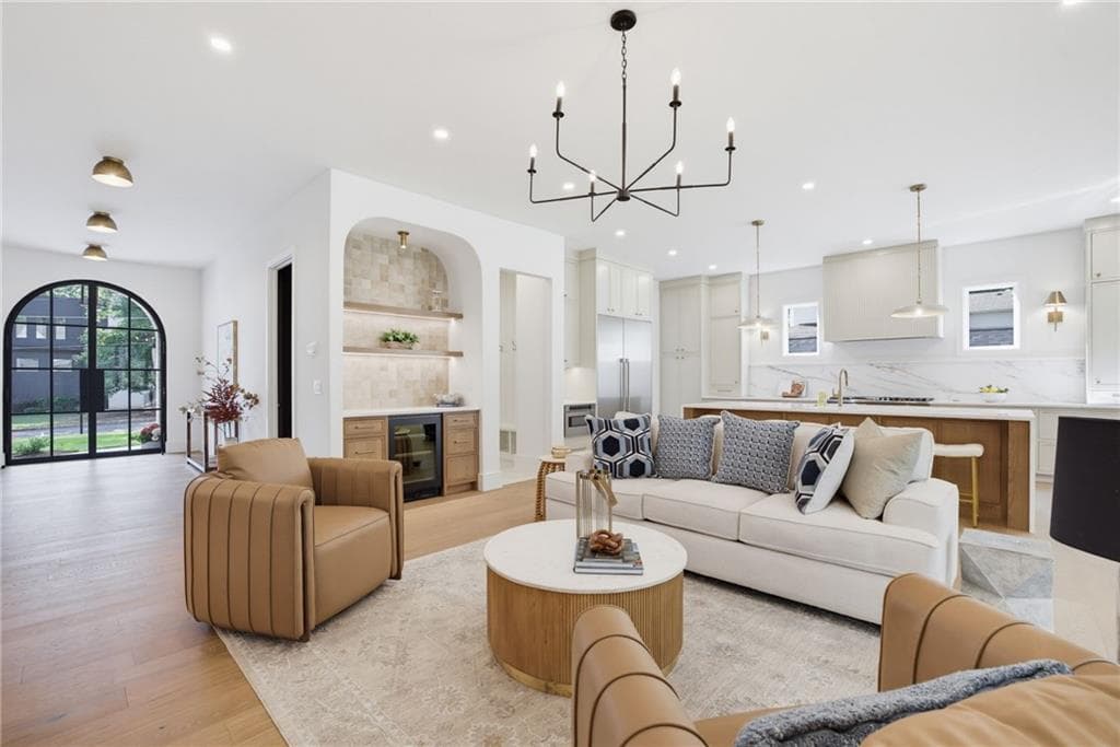 6 bedroom, 7 bathroom, 5,407 sq ft single family residence for sale at 1228 Kingsley Circle, Atlanta, GA 30324 — photo 3