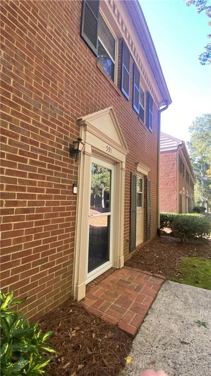 2 bedroom, 3 bathroom, 1,260 sq ft condominium for rent at 591 Wedgewood Drive 591, Alpharetta, GA 30009 for $2,200 a month — photo 2