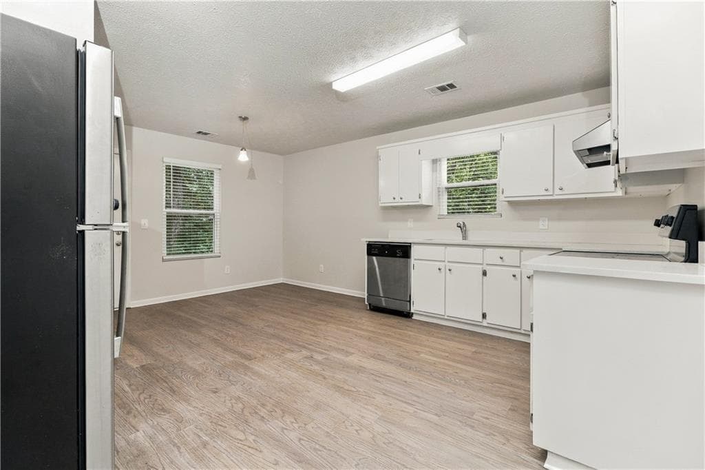 3 bedroom, 2 bathroom, 1,248 sq ft single family residence for sale at 123 Whispering Pine Lane, White, GA 30184 — photo 6