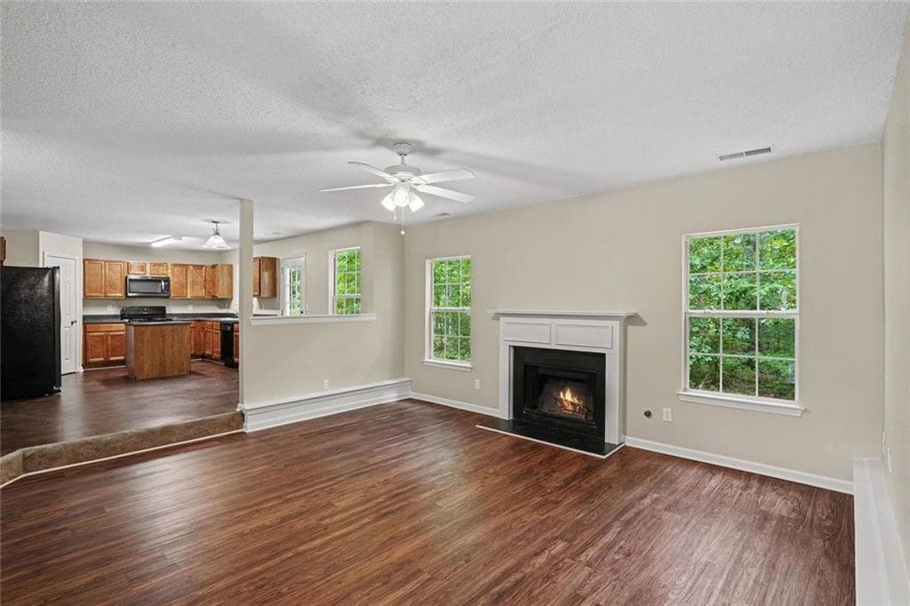 4 bedroom, 3 bathroom, 2,672 sq ft single family residence for sale at 129 Kentwood Springs Drive, Hampton, GA 30228 — photo 7