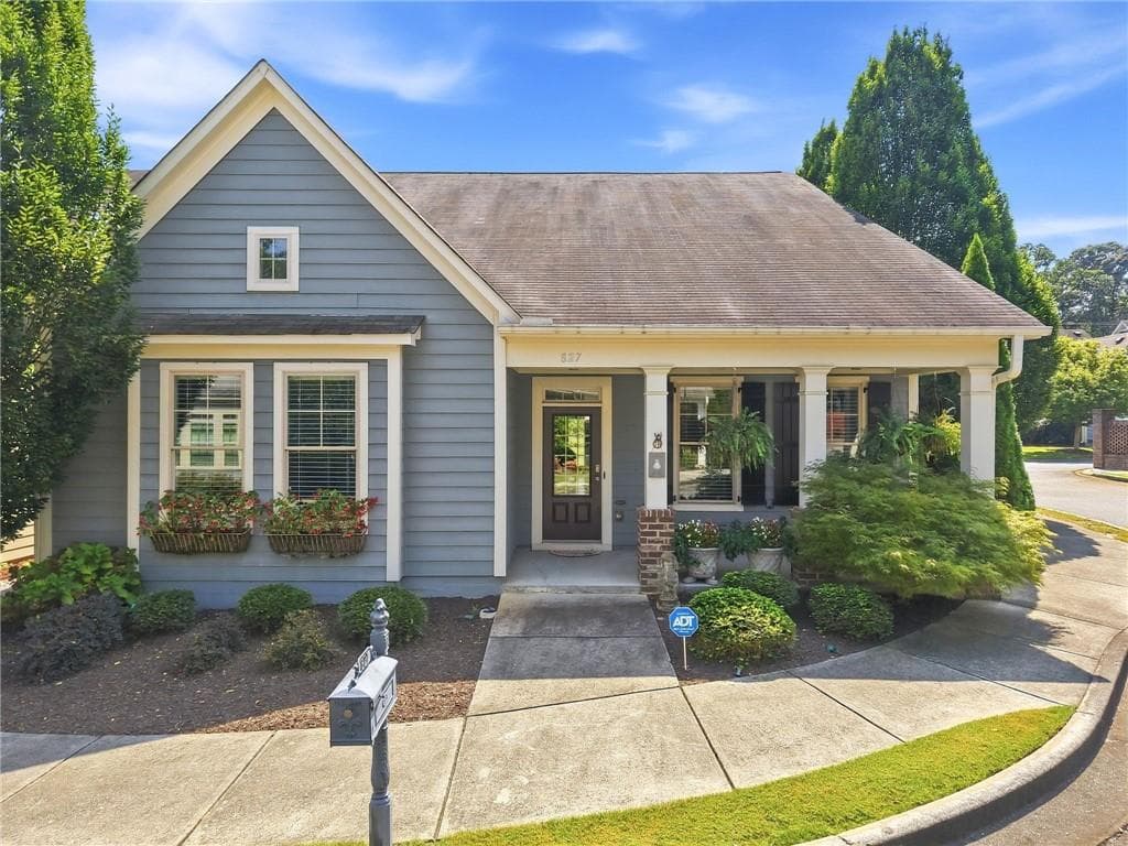 3 bedroom, 3 bathroom, 2,100 sq ft single family residence for sale at 827 Rockford Commons Drive, Marietta, GA 30064