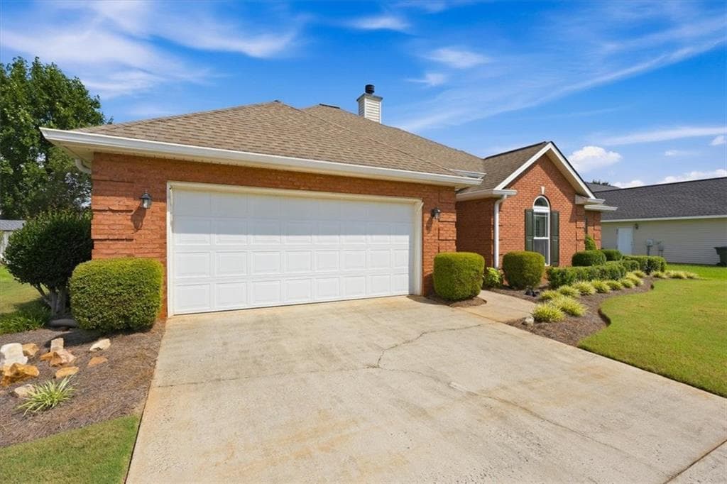 3 bedroom, 2 bathroom, 1,811 sq ft single family residence under contract at 106 Galaxy Avenue, Bonaire, GA 31005 — photo 3