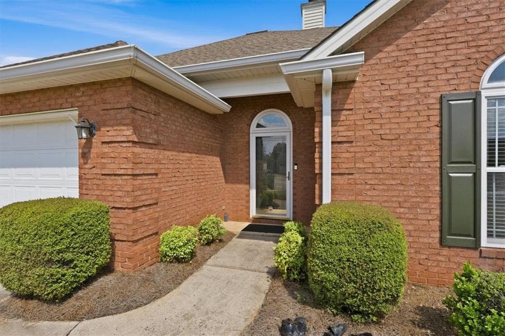3 bedroom, 2 bathroom, 1,811 sq ft single family residence under contract at 106 Galaxy Avenue, Bonaire, GA 31005 — photo 4