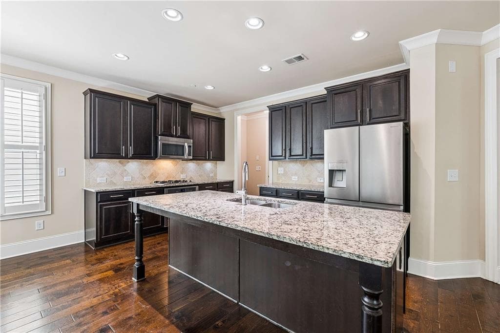 4 bedroom, 4 bathroom, 3,828 sq ft single family residence under contract at 7695 Highland Bluff, Sandy Springs, GA 30328 — photo 4