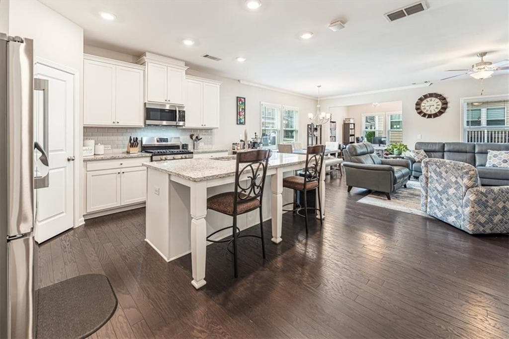 3 bedroom, 3 bathroom, 2,065 sq ft townhouse for sale at 650 Mason Grove Parkway, Lawrenceville, GA 30043 — photo 5