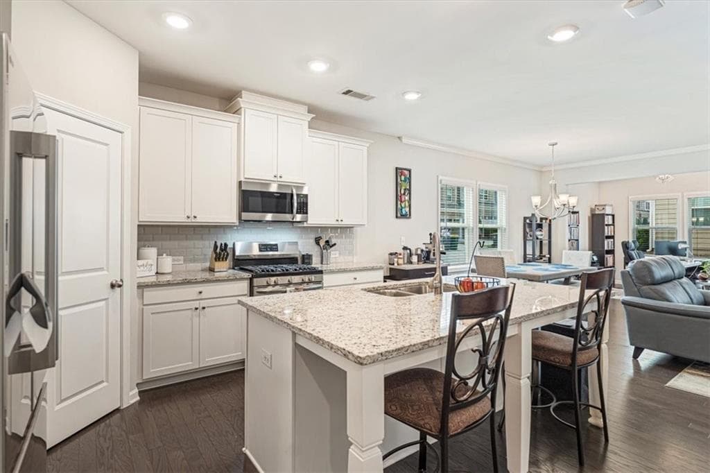 3 bedroom, 3 bathroom, 2,065 sq ft townhouse for sale at 650 Mason Grove Parkway, Lawrenceville, GA 30043 — photo 6