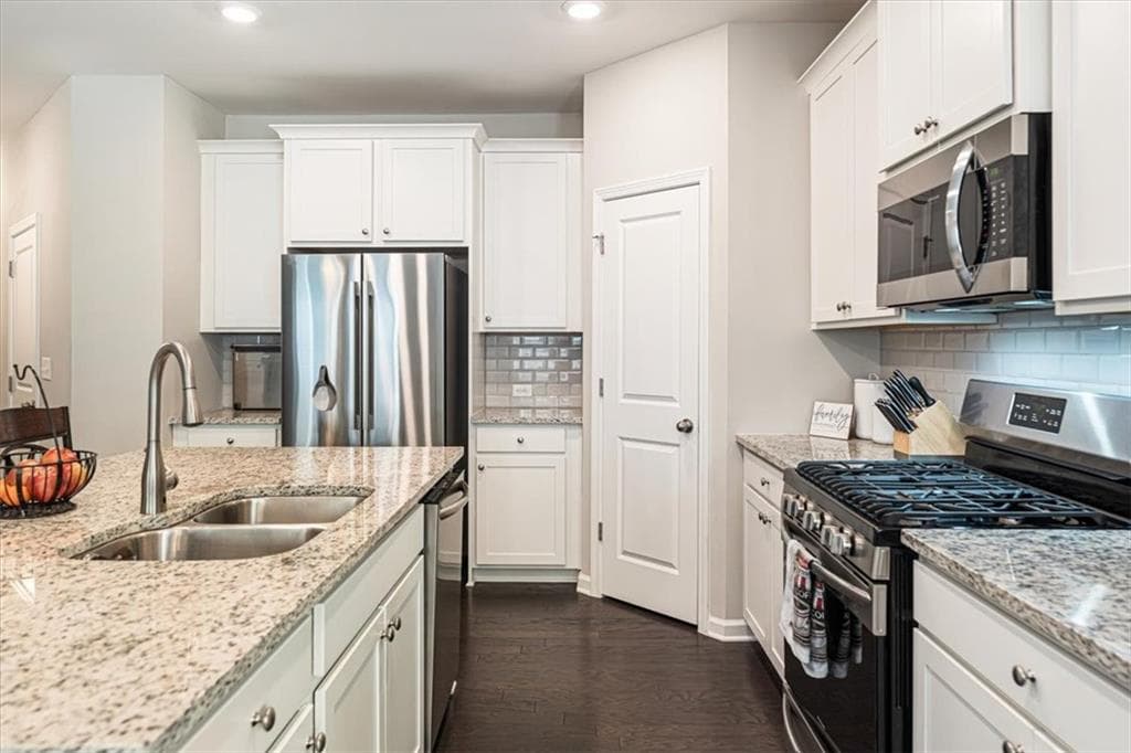 3 bedroom, 3 bathroom, 2,065 sq ft townhouse for sale at 650 Mason Grove Parkway, Lawrenceville, GA 30043 — photo 8