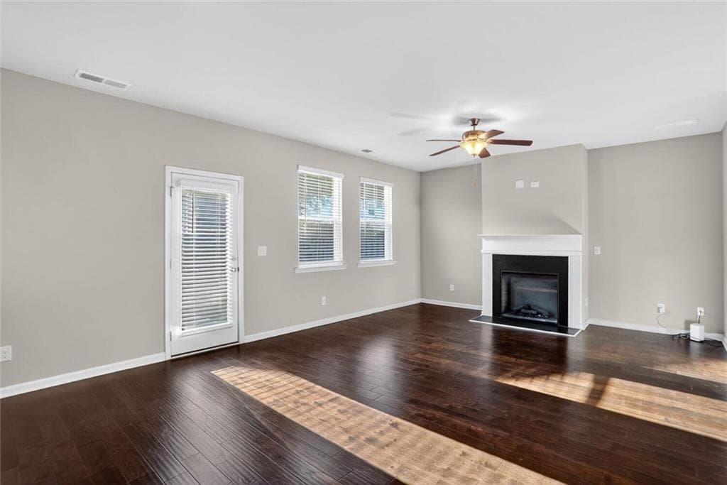 4 bedroom, 4 bathroom, 2,977 sq ft single family residence for sale at 1553 Spring Hollow Way, Stone Mountain, GA 30083 — photo 6