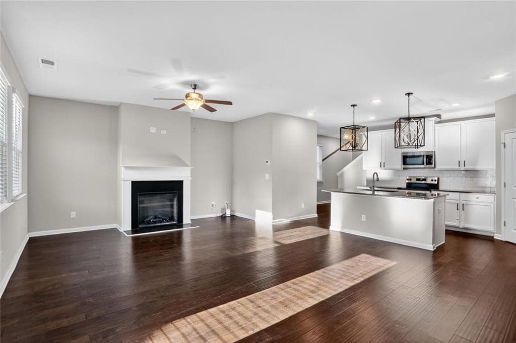 4 bedroom, 4 bathroom, 2,977 sq ft single family residence for sale at 1553 Spring Hollow Way, Stone Mountain, GA 30083 — photo 7