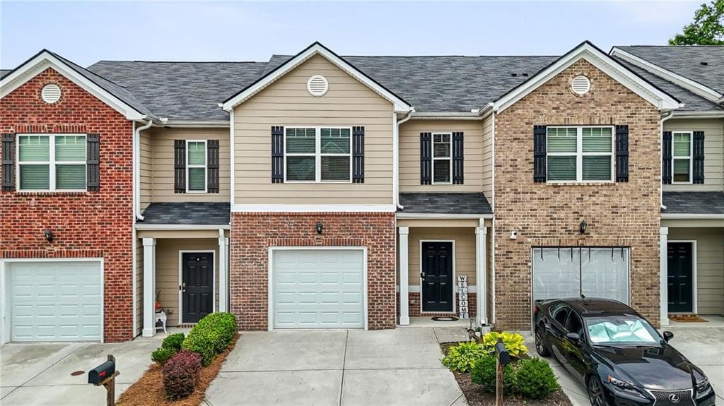 3 bedroom, 3 bathroom, 1,728 sq ft townhouse for sale at 6907 Rogers Point, Lithonia, GA 30058 — photo 2