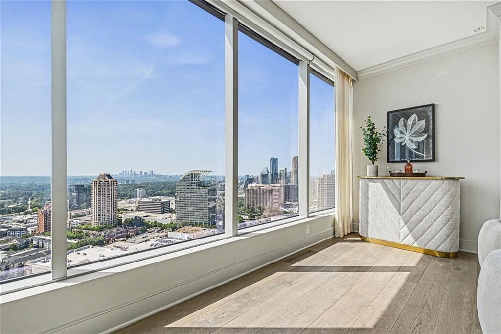 2 bedroom, 3 bathroom, 2,214 sq ft condominium for sale at 3630 Peachtree Road 2604, Atlanta, GA 30326 — photo 6