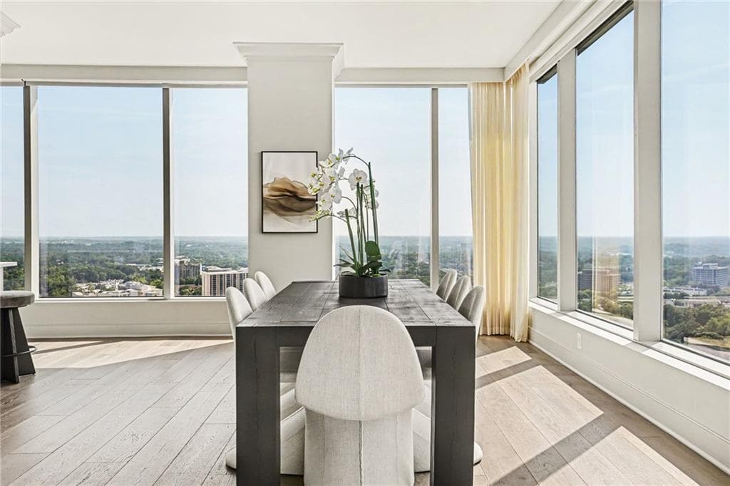 2 bedroom, 3 bathroom, 2,214 sq ft condominium for sale at 3630 Peachtree Road 2604, Atlanta, GA 30326 — photo 9