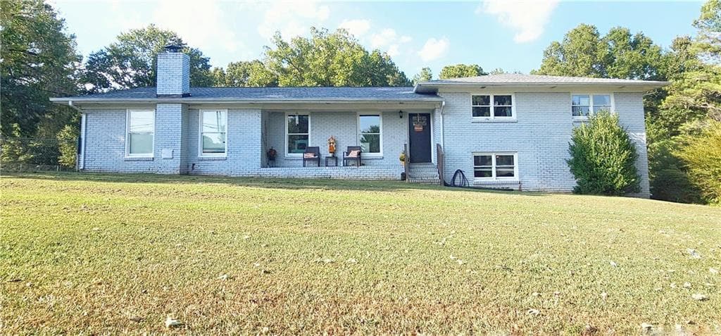 4 bedroom, 2 bathroom, 1,848 sq ft single family residence for sale at 1215 Fairview Road, Calhoun, GA 30701