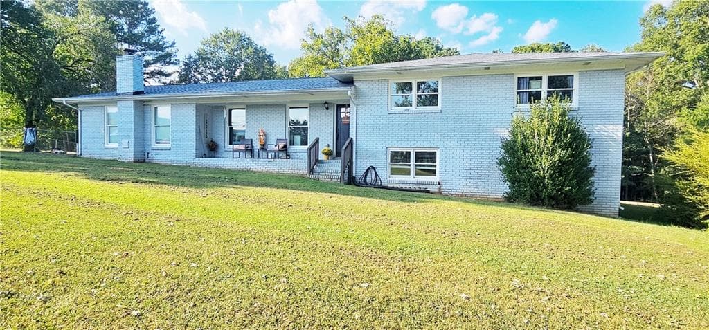 4 bedroom, 2 bathroom, 1,848 sq ft single family residence for sale at 1215 Fairview Road, Calhoun, GA 30701 — photo 3